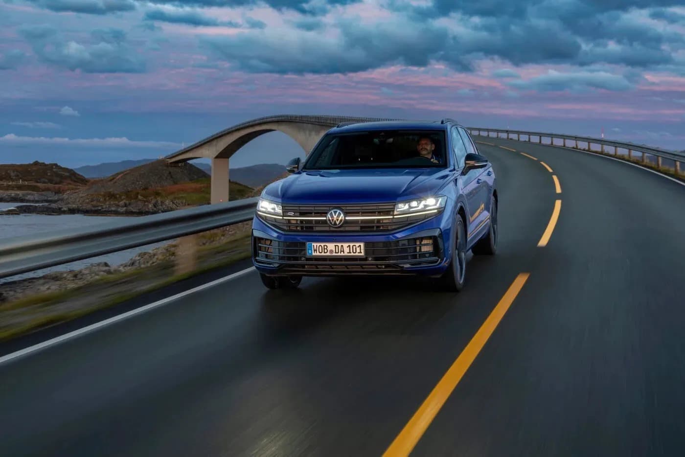 Το Volkswagen Touareg ετοιμάζεται για θεαματική ηλεκτρική επιστροφή!
