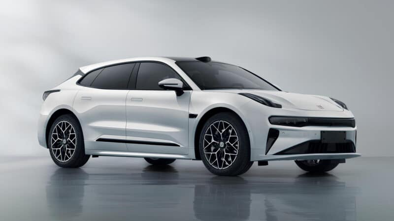 Ένα σπορ ηλεκτρικό liftback με 924 άλογα και 0-100 σε 2,8''!