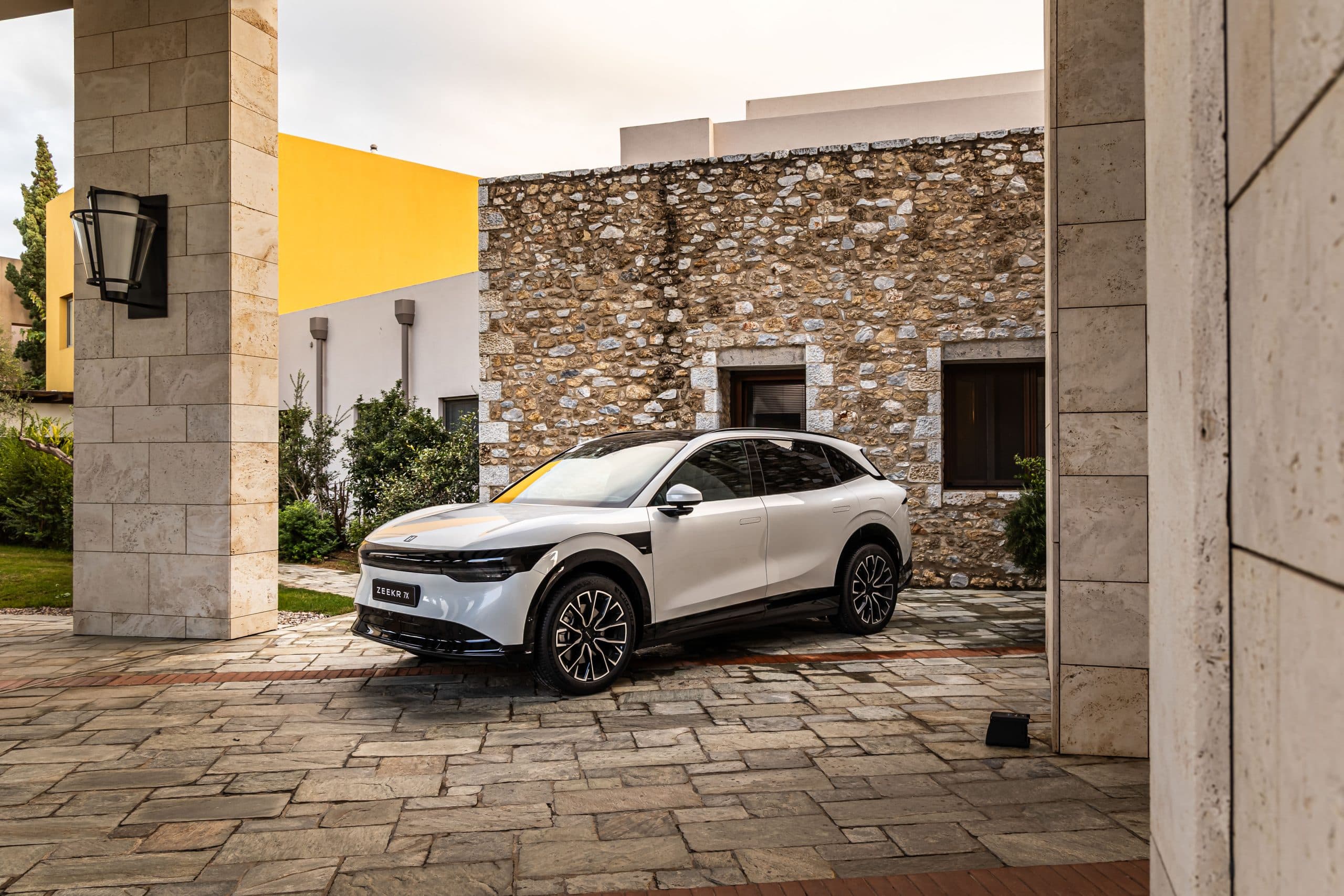 Με απόλυτη επιτυχία ολοκληρώθηκε η εκδήλωση «Zeekr Exclusive Experience» στο Costa Navarino