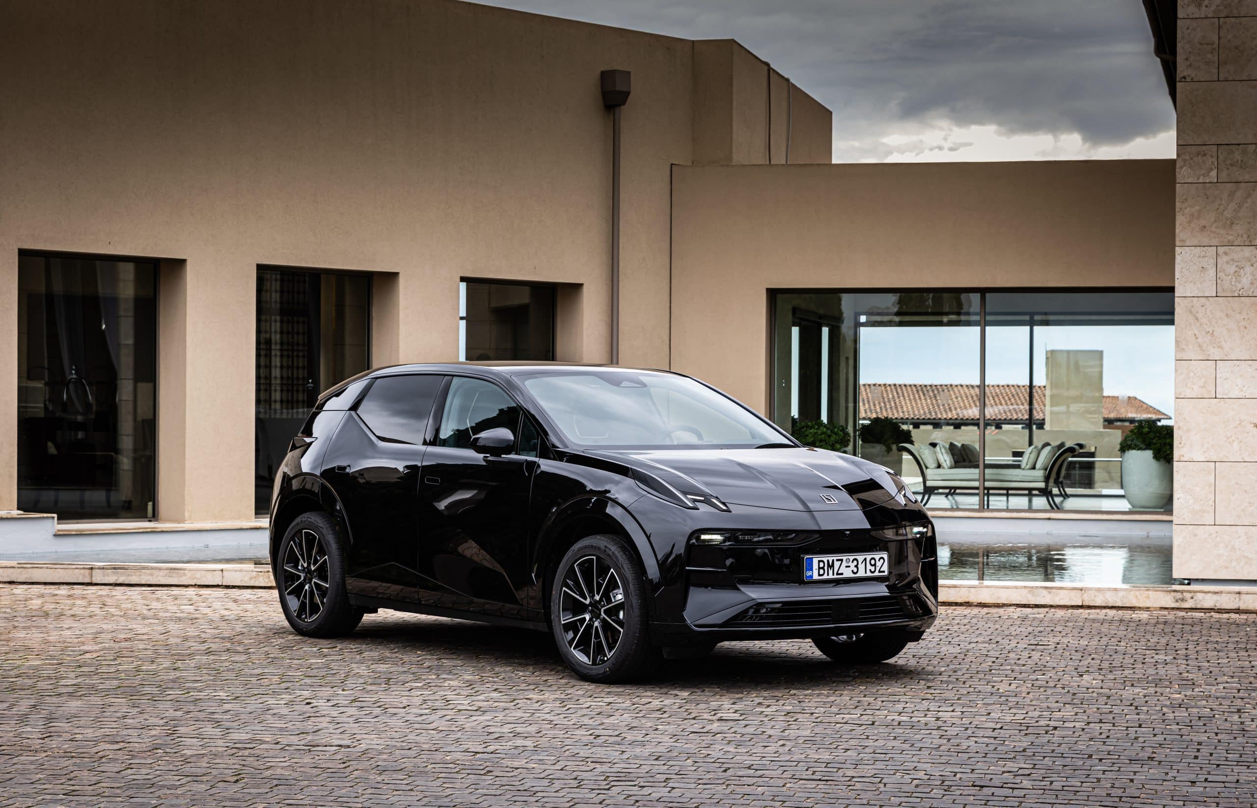 Zeekr: Η νέα εποχή της ηλεκτροκίνησης έρχεται στην Ελλάδα (Τιμές)