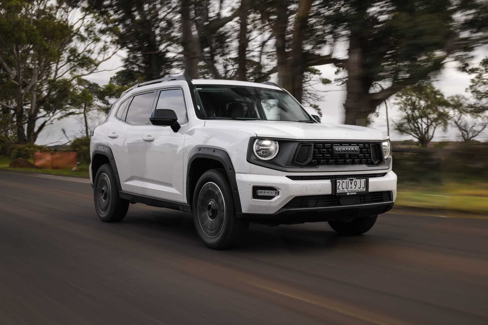 Τα 12 καλύτερα μεσαία υβριδικά SUV του 2025