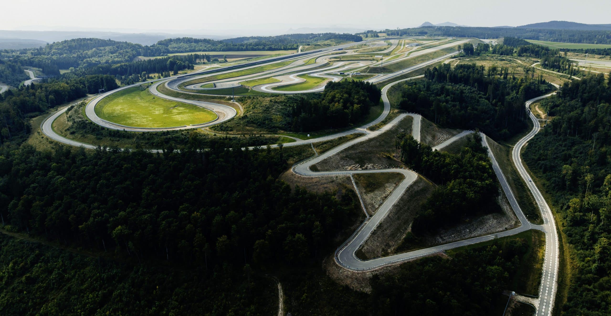 Mercedes-Benz -Αυτό είναι το Κέντρο Δοκιμών Φωτισμού της μάρκας