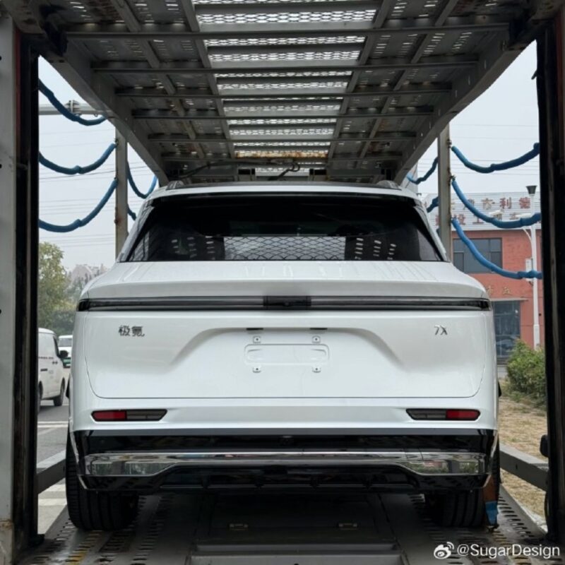 Πρώτες εικόνες από το Zeekr 7X του 2026