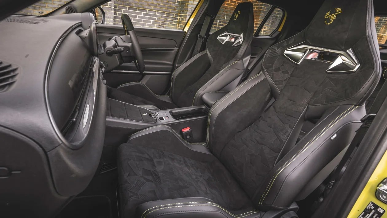 Το πιο δυνατό Abarth όλων των εποχών μπαίνει στη πρίζα!