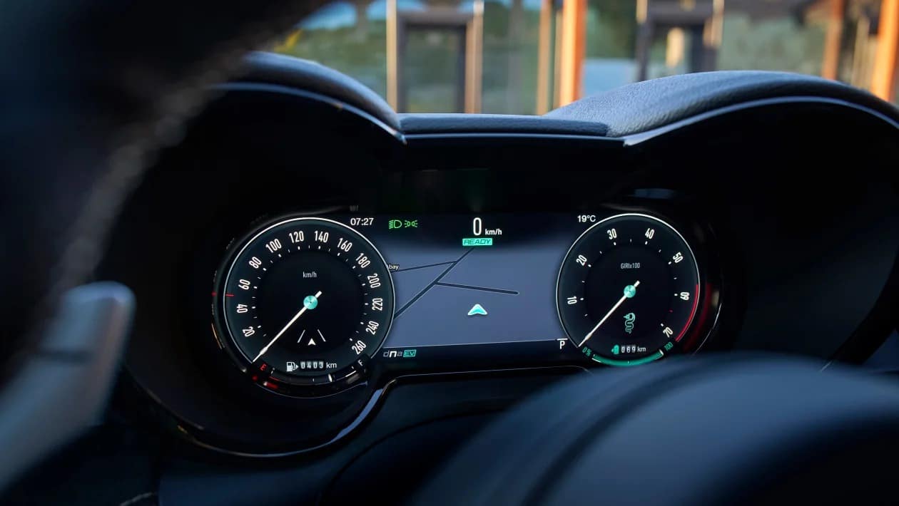 Alfa Romeo Tonale 2025: Το ιταλικό SUV που επιστρέφει πιο σαγηνευτικό, πιο δυναμικό και πιο Alfa από ποτέ!