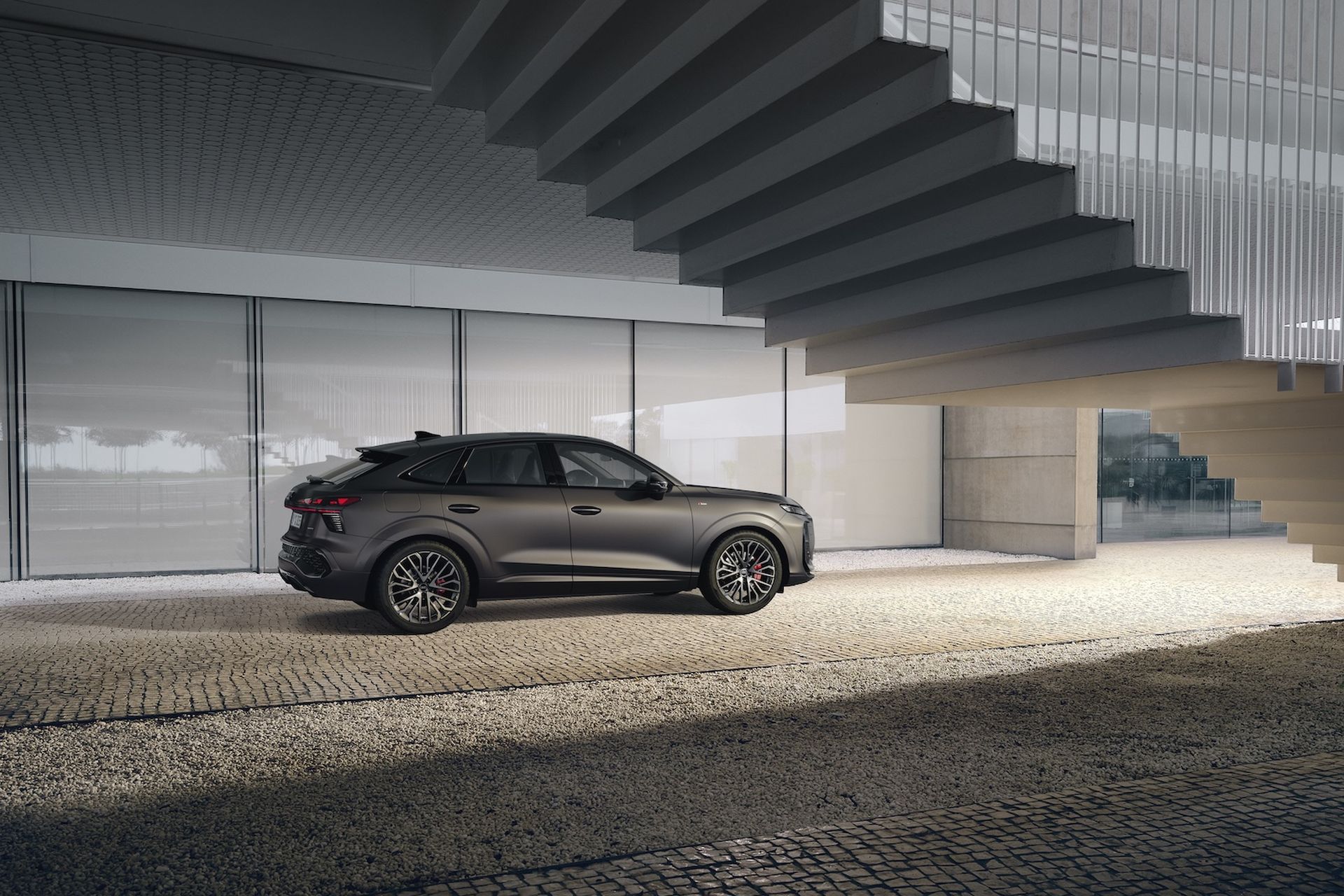 Νέο Audi Q3 e-Hybrid: Πιο ώριμο, αλλά χωρίς τετρακίνηση;