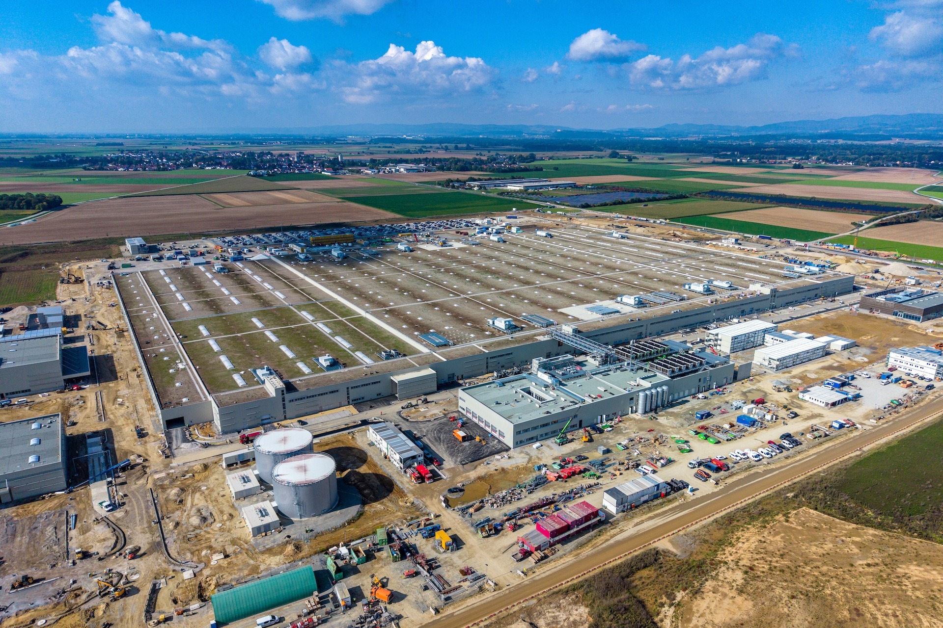 BMW: Το νέο «πράσινο» εργοστάσιο μπαταριών αλλάζει τους κανόνες στην ηλεκτροκίνηση!