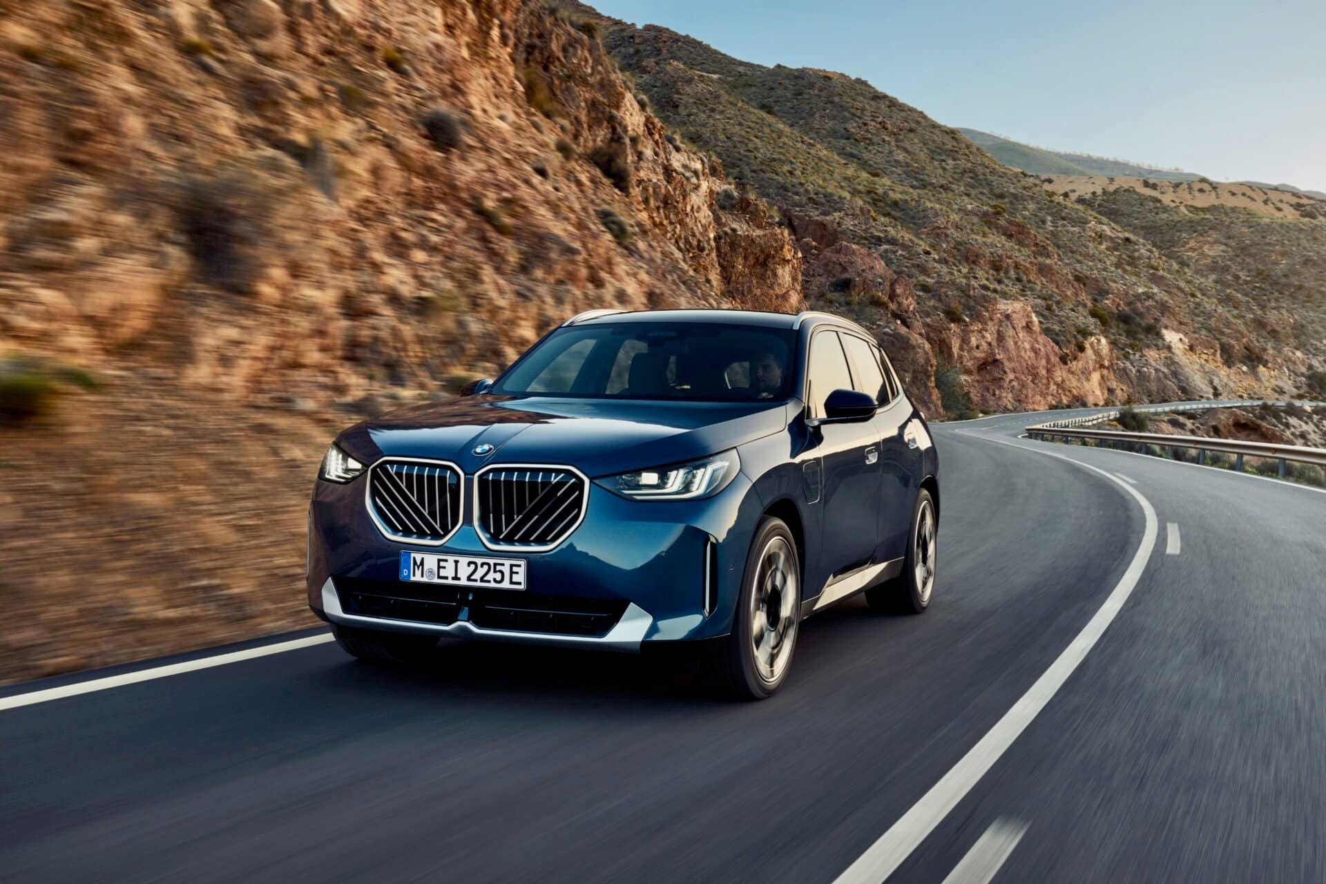 Τα 12 καλύτερα μεσαία υβριδικά SUV του 2025