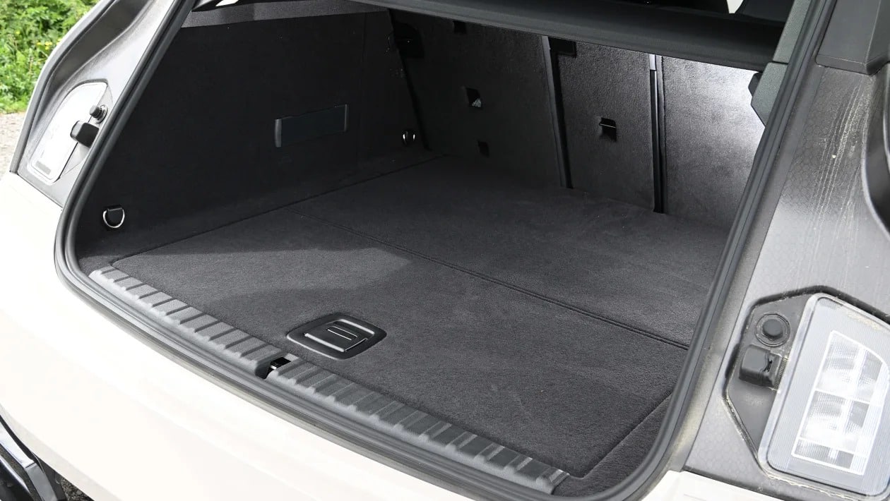 BMW iX 2025: Το ηλεκτρικό «θηρίο» που ανεβάζει τον πήχη στα ηλεκτρικά SUV