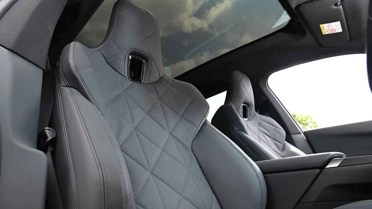 BMW iX 2025: Το ηλεκτρικό «θηρίο» που ανεβάζει τον πήχη στα ηλεκτρικά SUV