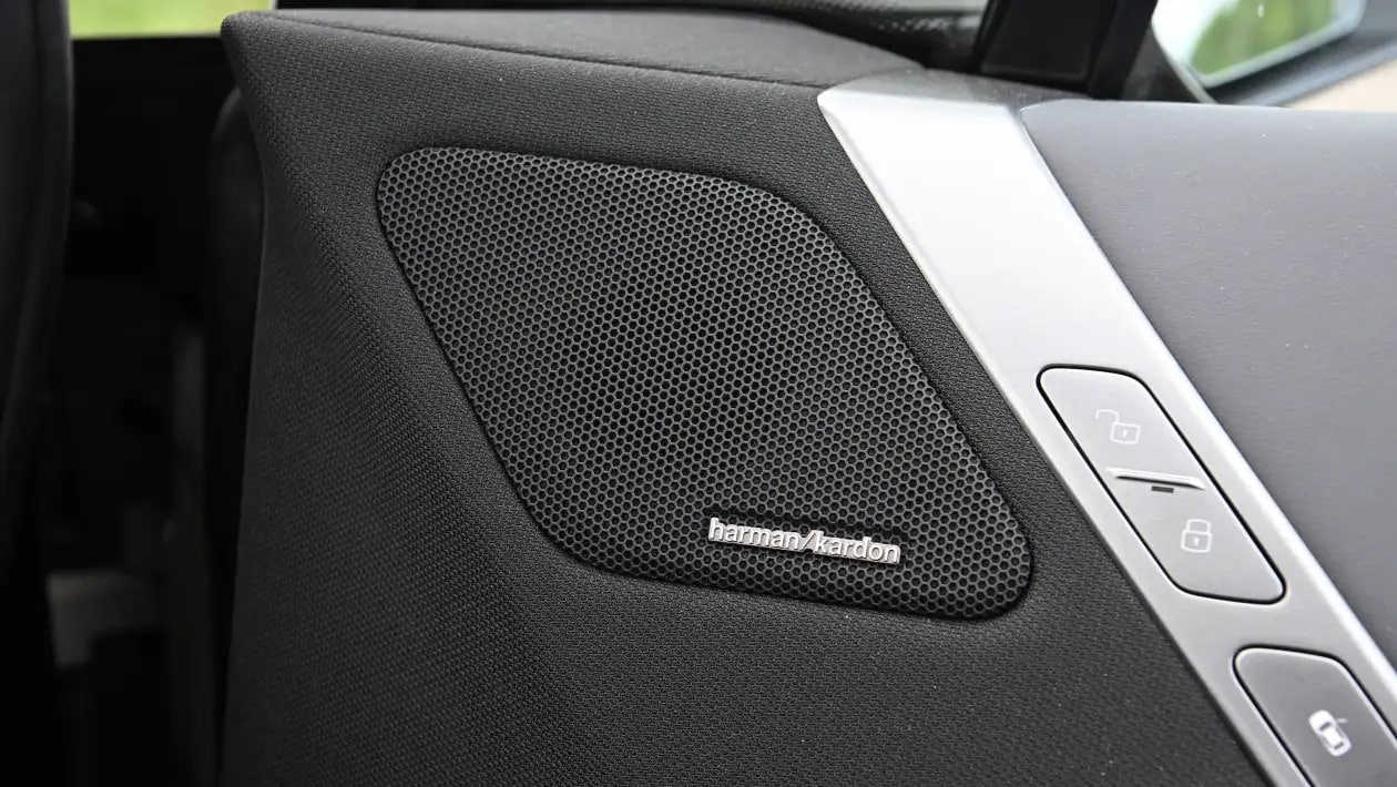 BMW iX 2025: Το ηλεκτρικό «θηρίο» που ανεβάζει τον πήχη στα ηλεκτρικά SUV