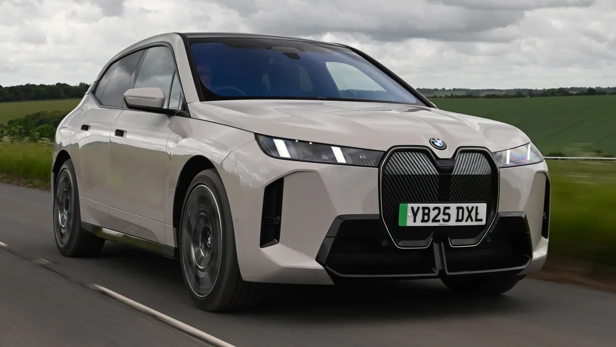 BMW iX 2025: Το ηλεκτρικό «θηρίο» που ανεβάζει τον πήχη στα ηλεκτρικά SUV
