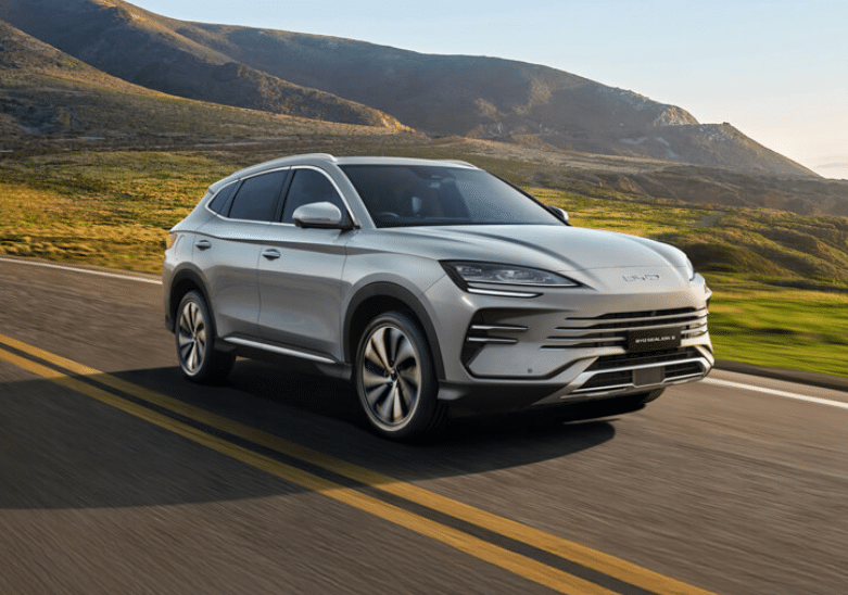 Τα 12 καλύτερα μεσαία υβριδικά SUV του 2025