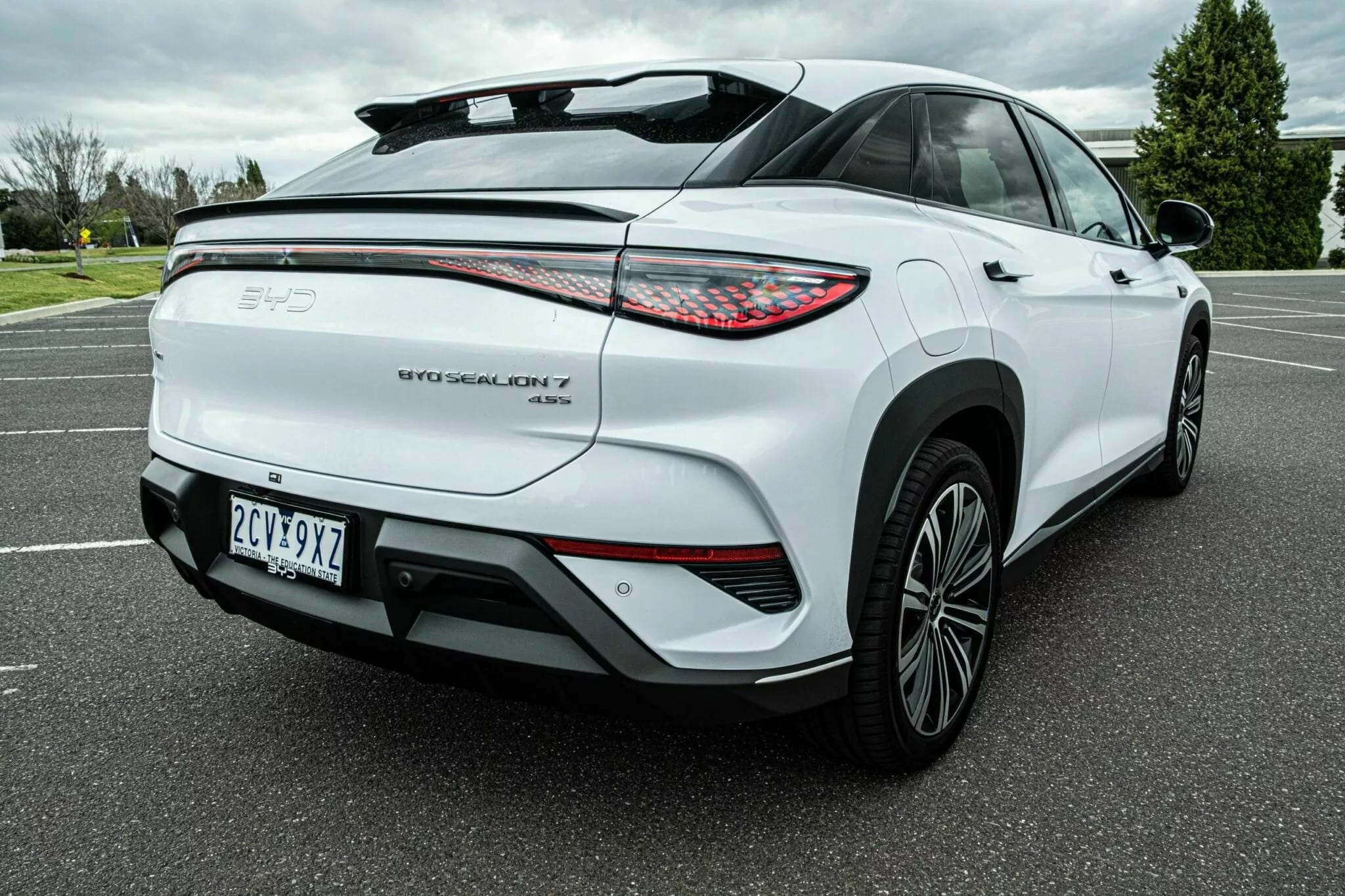 Νέο BYD Sealion 7 - Ο χειρότερος εφιάλτης του Tesla Model Y