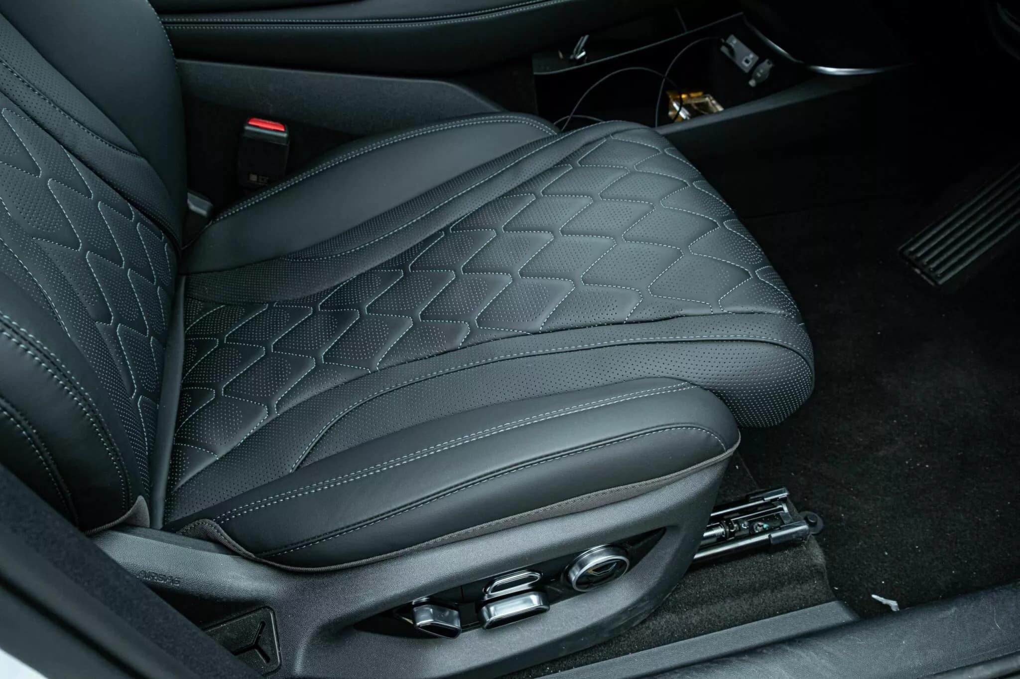 Νέο BYD Sealion 7 - Ο χειρότερος εφιάλτης του Tesla Model Y