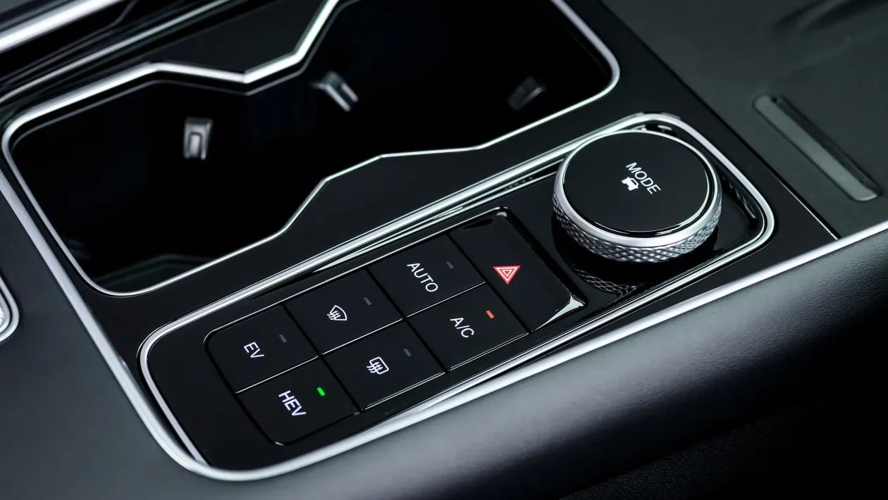 Chery Tiggo 9: Το PHEV - SUV που κάνει τα ευρωπαϊκά να... ιδρώνουν!