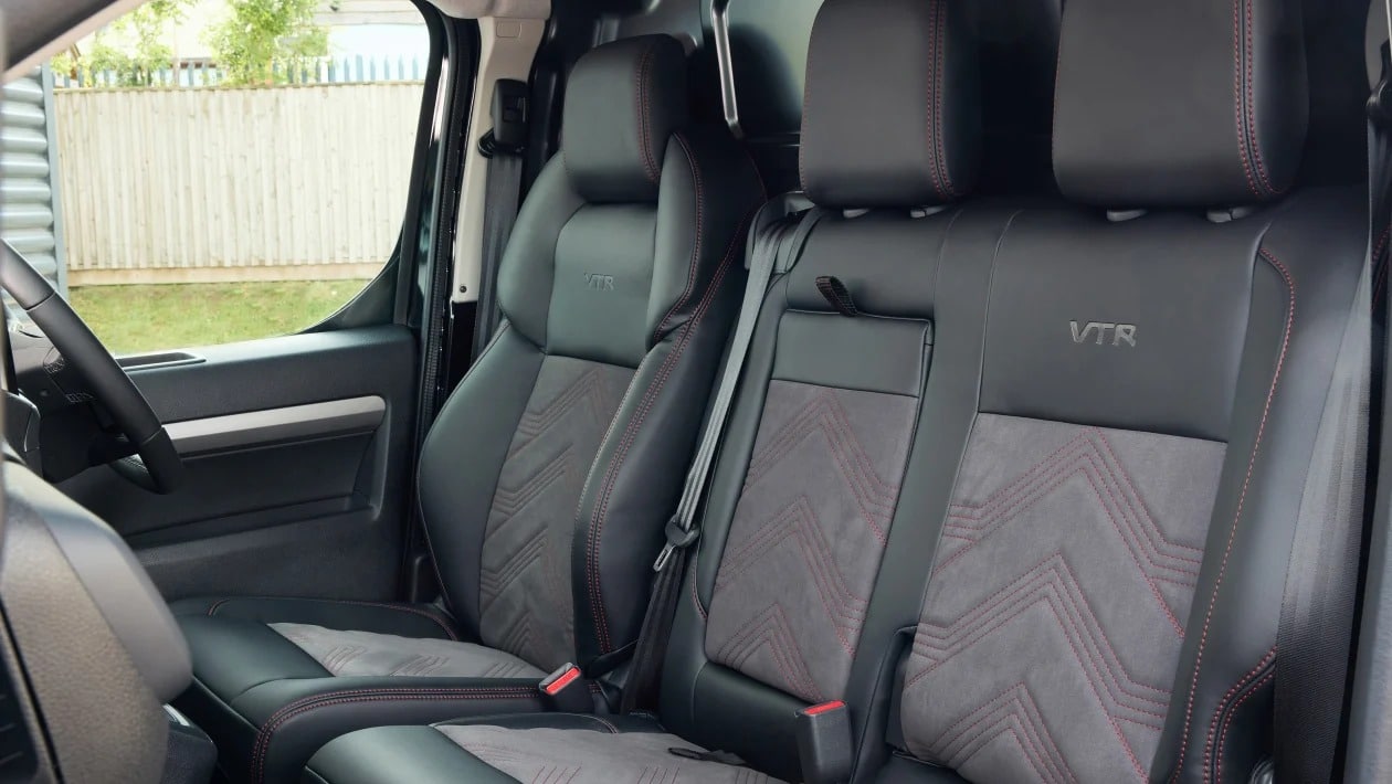 Με 180 ίππους και εμφάνιση αγωνιστικού – Το βαν Dispatch VTR είναι σκέτη πρόκληση!