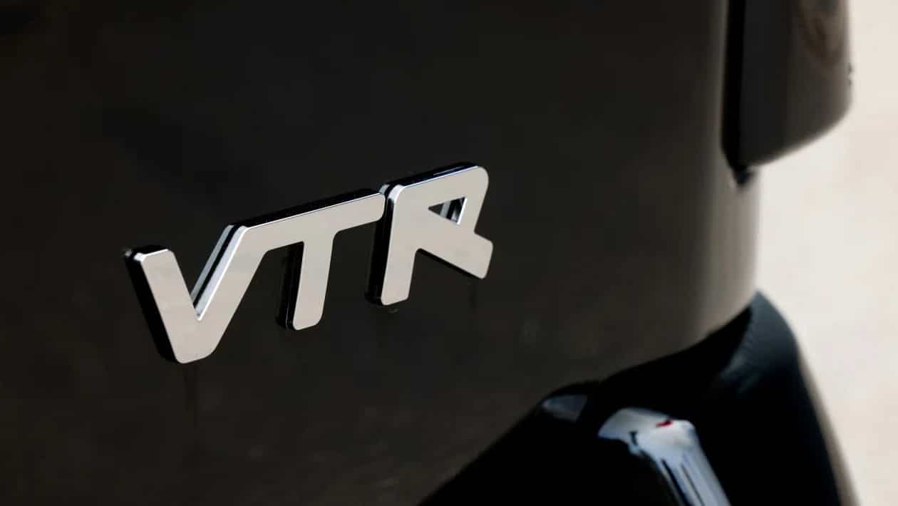 Με 180 ίππους και εμφάνιση αγωνιστικού – Το βαν Dispatch VTR είναι σκέτη πρόκληση!