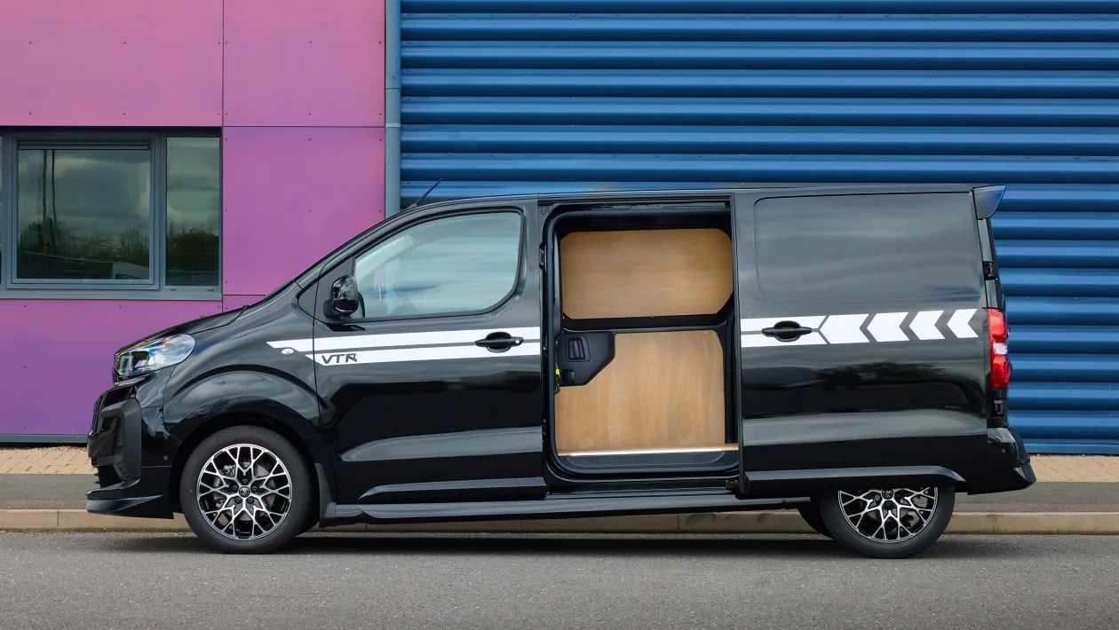 Με 180 ίππους και εμφάνιση αγωνιστικού – Το βαν Dispatch VTR είναι σκέτη πρόκληση!