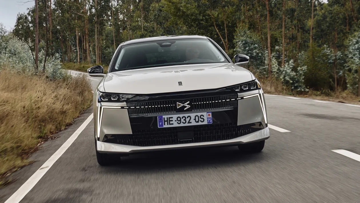 DS No.4 E-Tense 2025: Ξεχάστε τα σπορτίφ, αυτό το hatchback είναι η απόλυτη άνεση