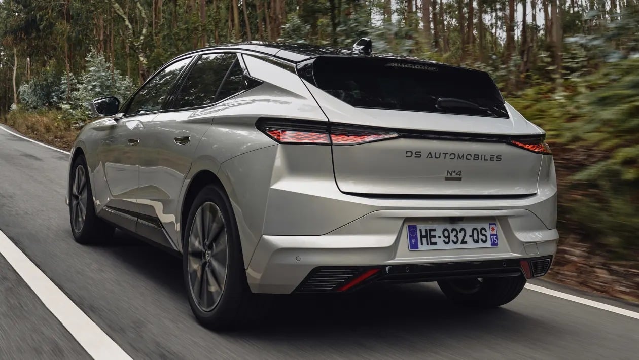 DS No.4 E-Tense 2025: Ξεχάστε τα σπορτίφ, αυτό το hatchback είναι η απόλυτη άνεση