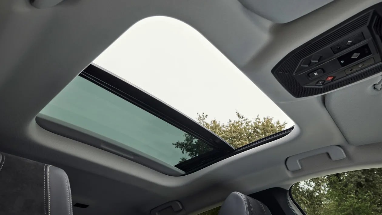 DS No.4 E-Tense 2025: Ξεχάστε τα σπορτίφ, αυτό το hatchback είναι η απόλυτη άνεση