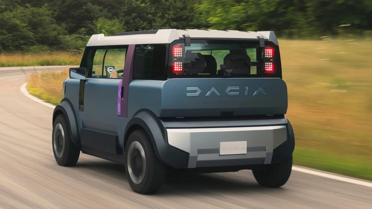 Dacia Hipster: «Τρίποντο από την σέντρα» με κάτω από €15.000