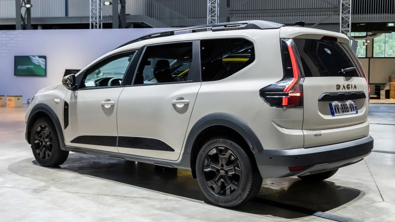 Νέο Dacia Jogger Hybrid 2025: Πιο κομψό και με ανανεωμένο υβριδικό σύστημα