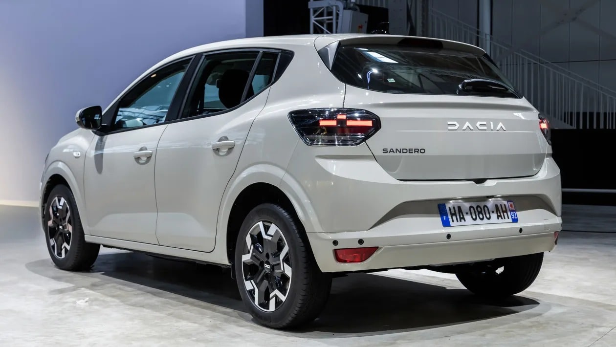 Η Dacia μόλις αποκάλυψε το νέο υβριδικό Sandero – Μικρές αλλαγές, τεράστια διαφορά!