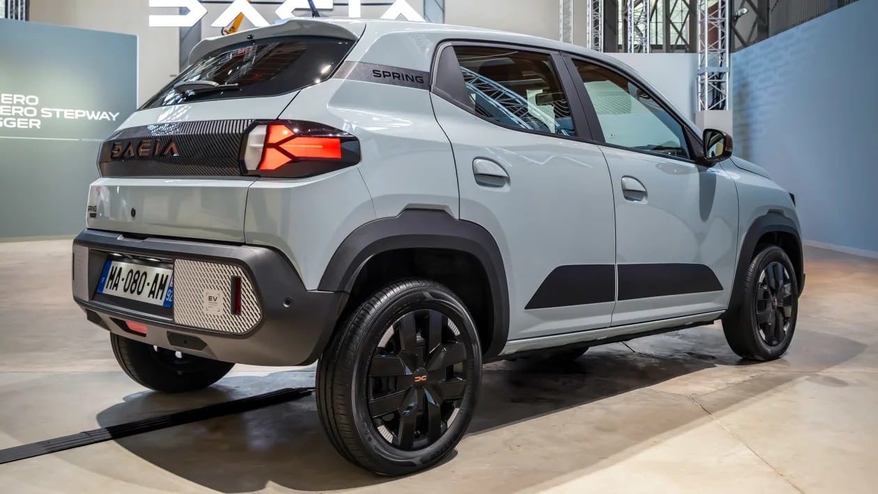 Dacia Spring 2025: Η μεγάλη επιστροφή του πιο οικονομικού ηλεκτρικού με νέα τεχνολογία LFP!