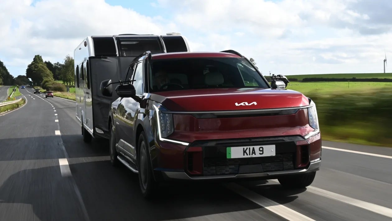 Το Kia EV9 είναι ό,τι πιο κοντά σε «ηλεκτρικό θηρίο» έχουμε δει και το αποδεικνύει!