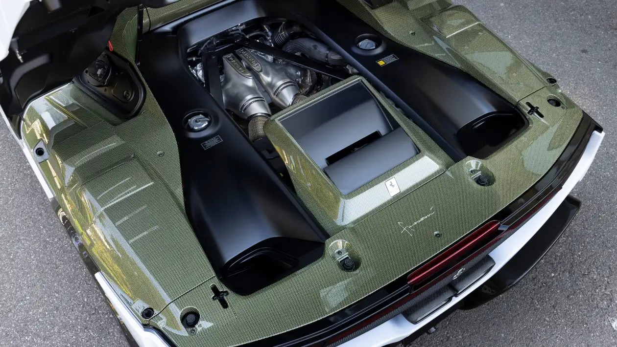 Η επιστροφή του θρύλου - Η νέα SC40 φέρνει ξανά στη ζωή τη Ferrari F40 με υβριδική καρδιά