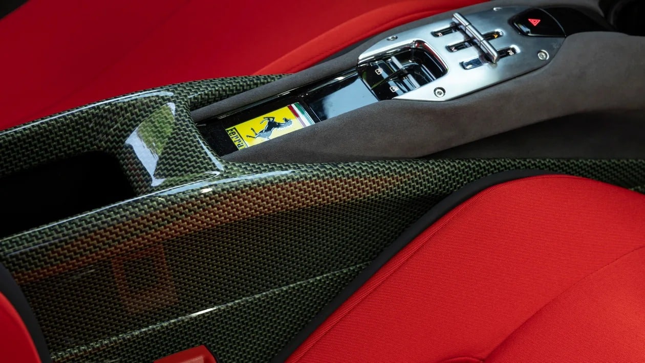 Η επιστροφή του θρύλου - Η νέα SC40 φέρνει ξανά στη ζωή τη Ferrari F40 με υβριδική καρδιά