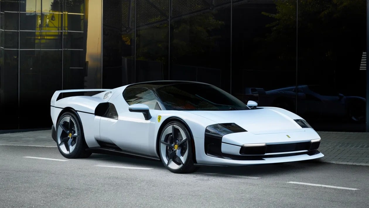 Η επιστροφή του θρύλου - Η νέα SC40 φέρνει ξανά στη ζωή τη Ferrari F40 με υβριδική καρδιά