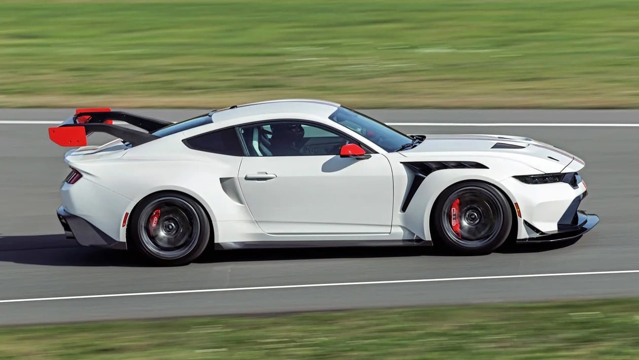 Ford Mustang GTD: Ρίχνει το γάντι στην Porsche 911 GT3 RS