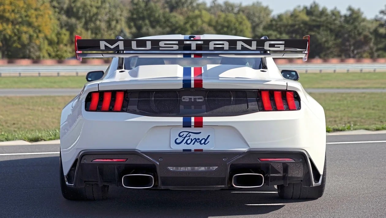 Ford Mustang GTD: Ρίχνει το γάντι στην Porsche 911 GT3 RS