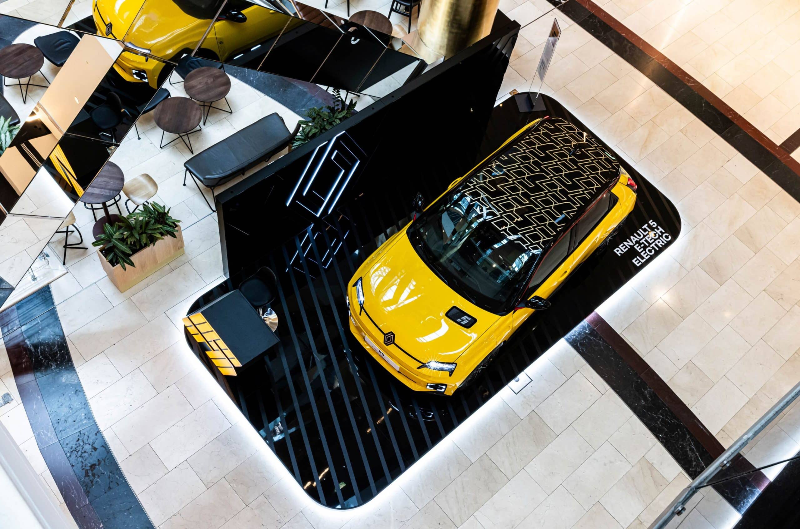 Το νέο Renault 5 Ε-Tech Electric στο Golden Hall