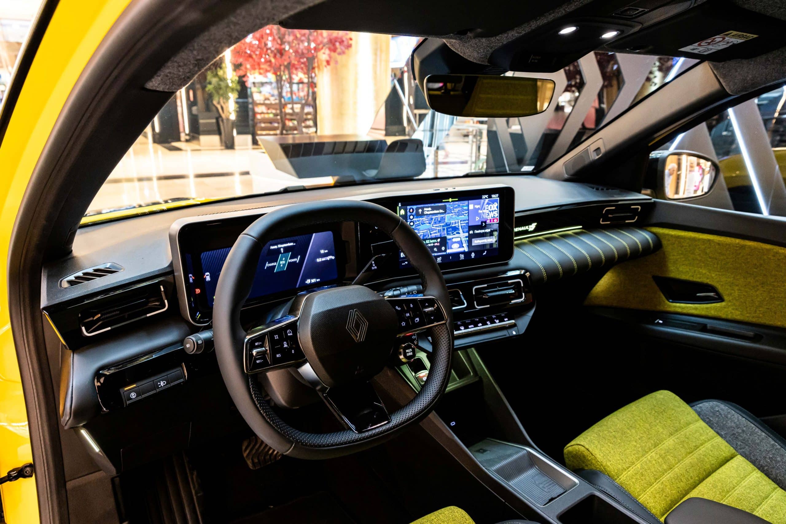 Το νέο Renault 5 Ε-Tech Electric στο Golden Hall