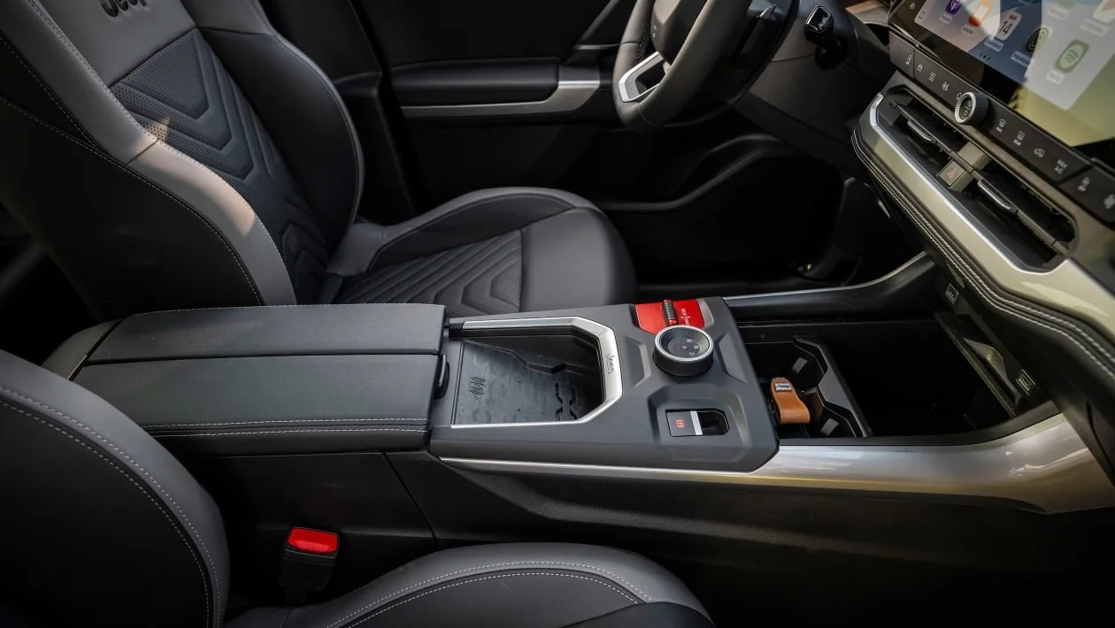 Νέο Jeep Compass e-Hybrid 2025 - Το SUV που συνδυάζει στυλ, τεχνολογία και περιπέτεια