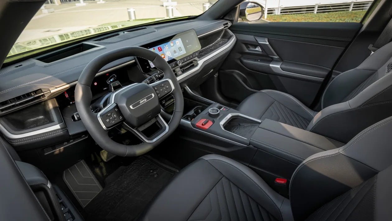 Νέο Jeep Compass e-Hybrid 2025 - Το SUV που συνδυάζει στυλ, τεχνολογία και περιπέτεια