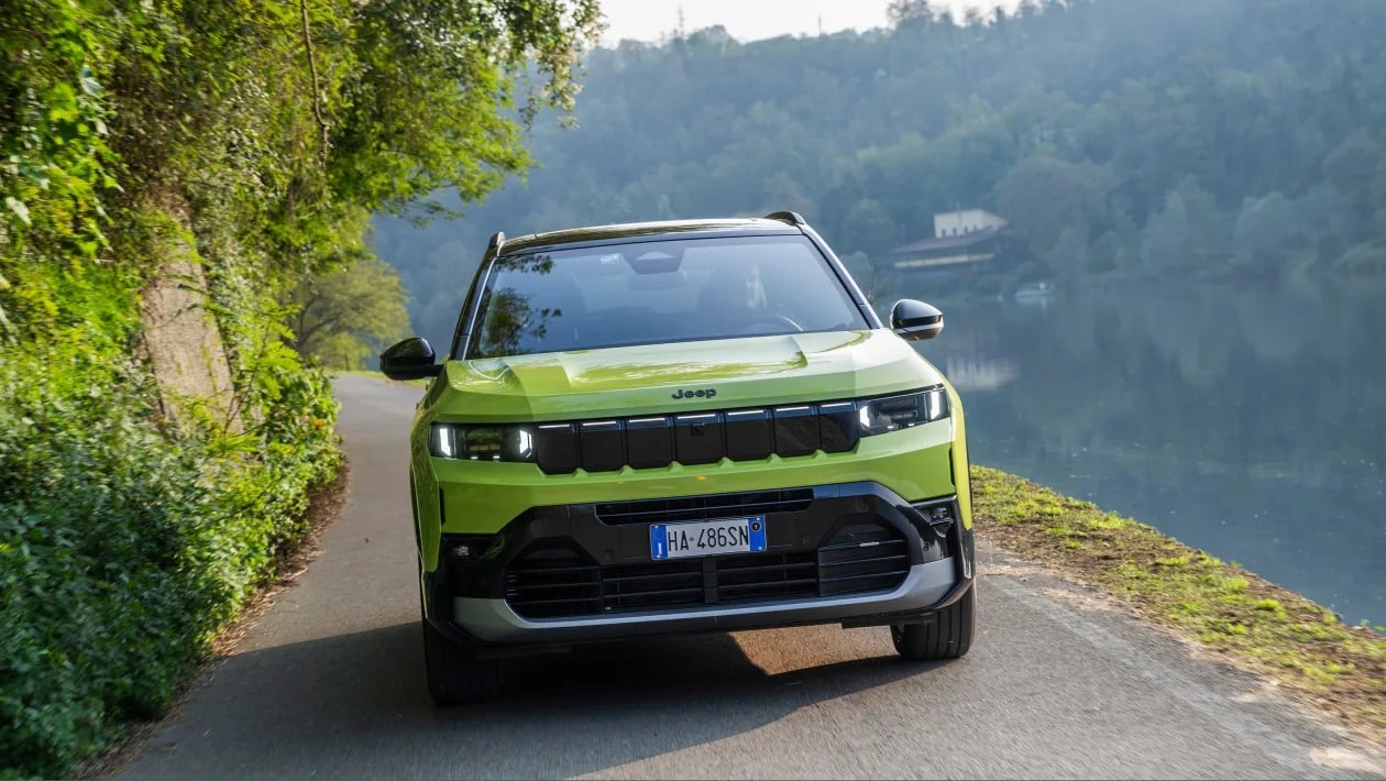 Νέο Jeep Compass e-Hybrid 2025 - Το SUV που συνδυάζει στυλ, τεχνολογία και περιπέτεια