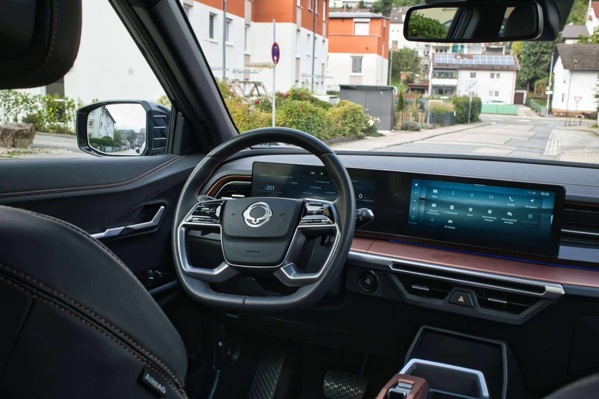 KGM Torres EVX: Το «αουτσάιντερ» που φέρνει πονοκέφαλο στους premium ανταγωνιστές!