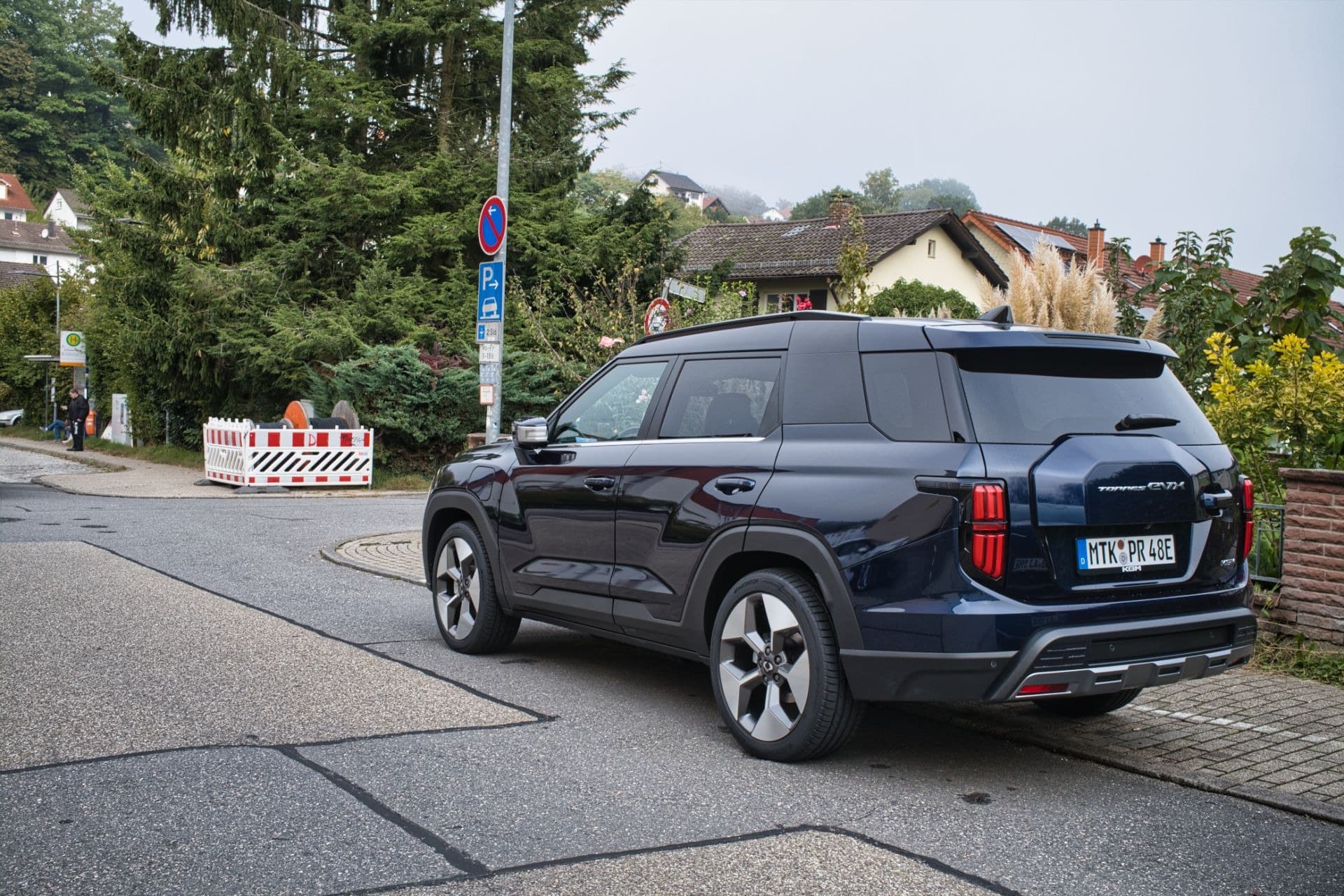 KGM Torres EVX: Το «αουτσάιντερ» που φέρνει πονοκέφαλο στους premium ανταγωνιστές!