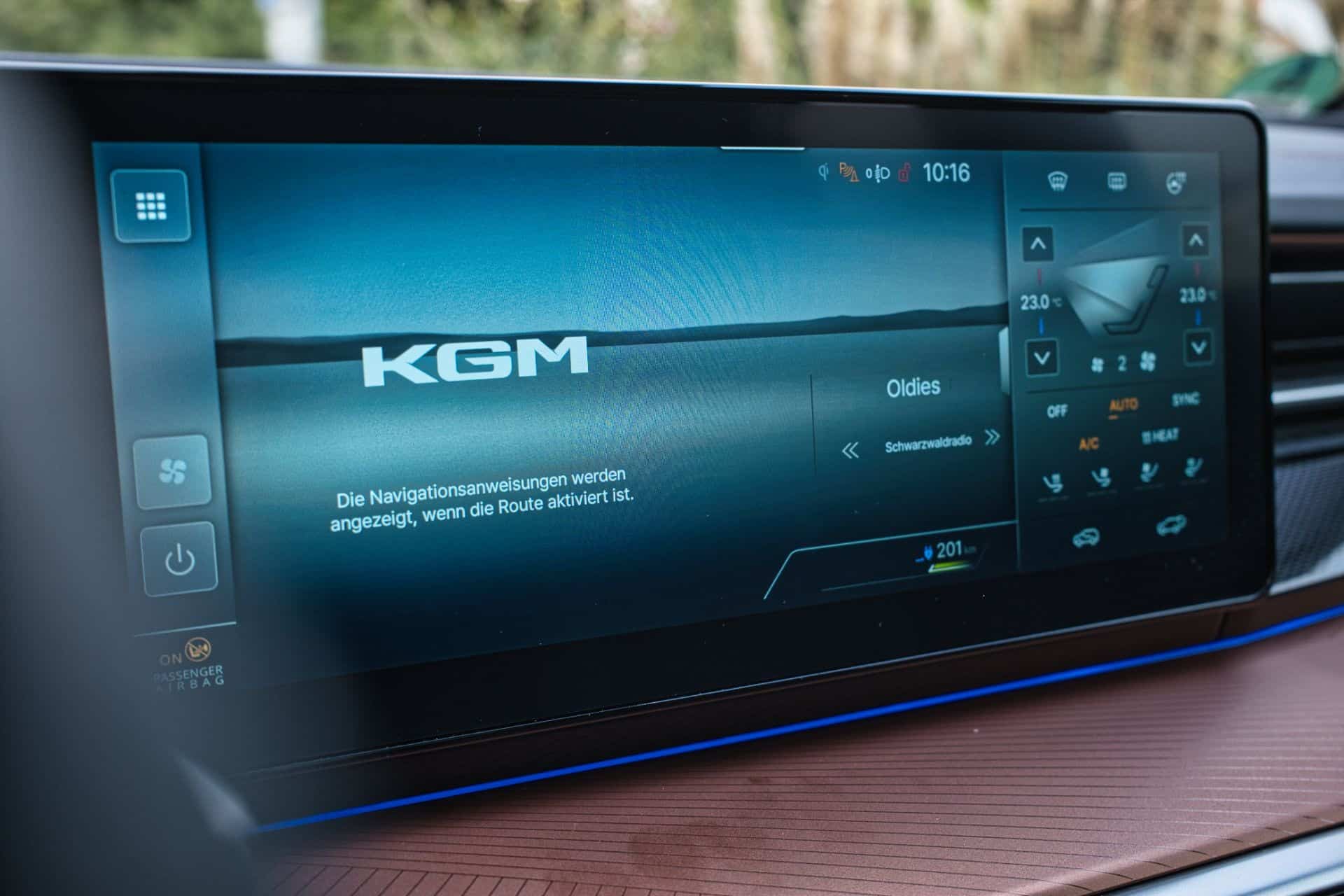 KGM Torres EVX: Το «αουτσάιντερ» που φέρνει πονοκέφαλο στους premium ανταγωνιστές!