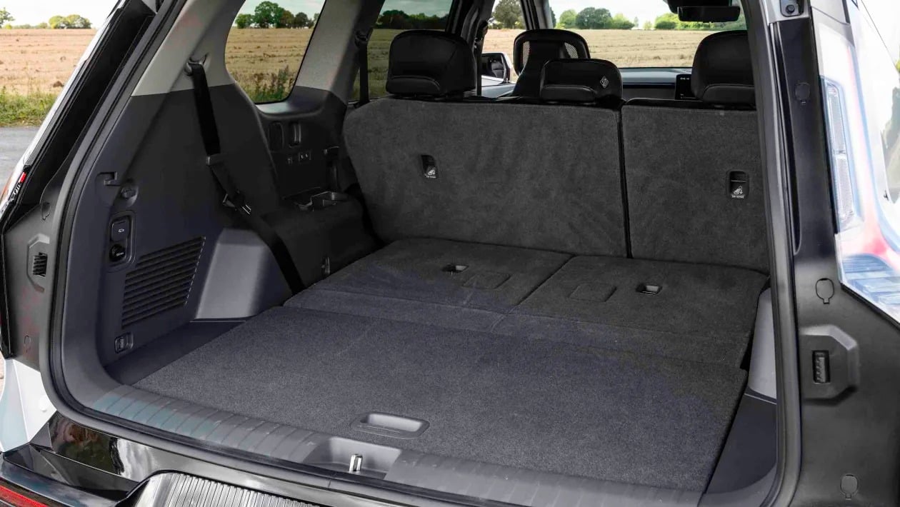 Το Kia EV9 είναι ό,τι πιο κοντά σε «ηλεκτρικό θηρίο» έχουμε δει και το αποδεικνύει!