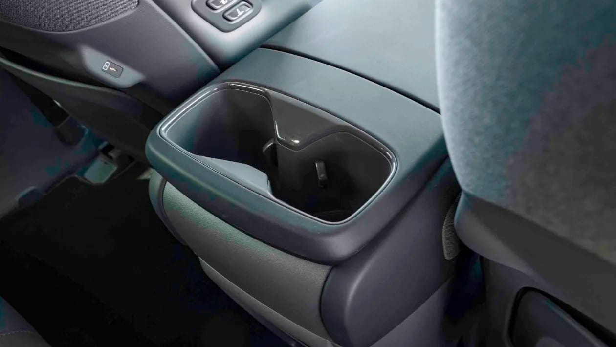 Το Kia EV9 είναι ό,τι πιο κοντά σε «ηλεκτρικό θηρίο» έχουμε δει και το αποδεικνύει!