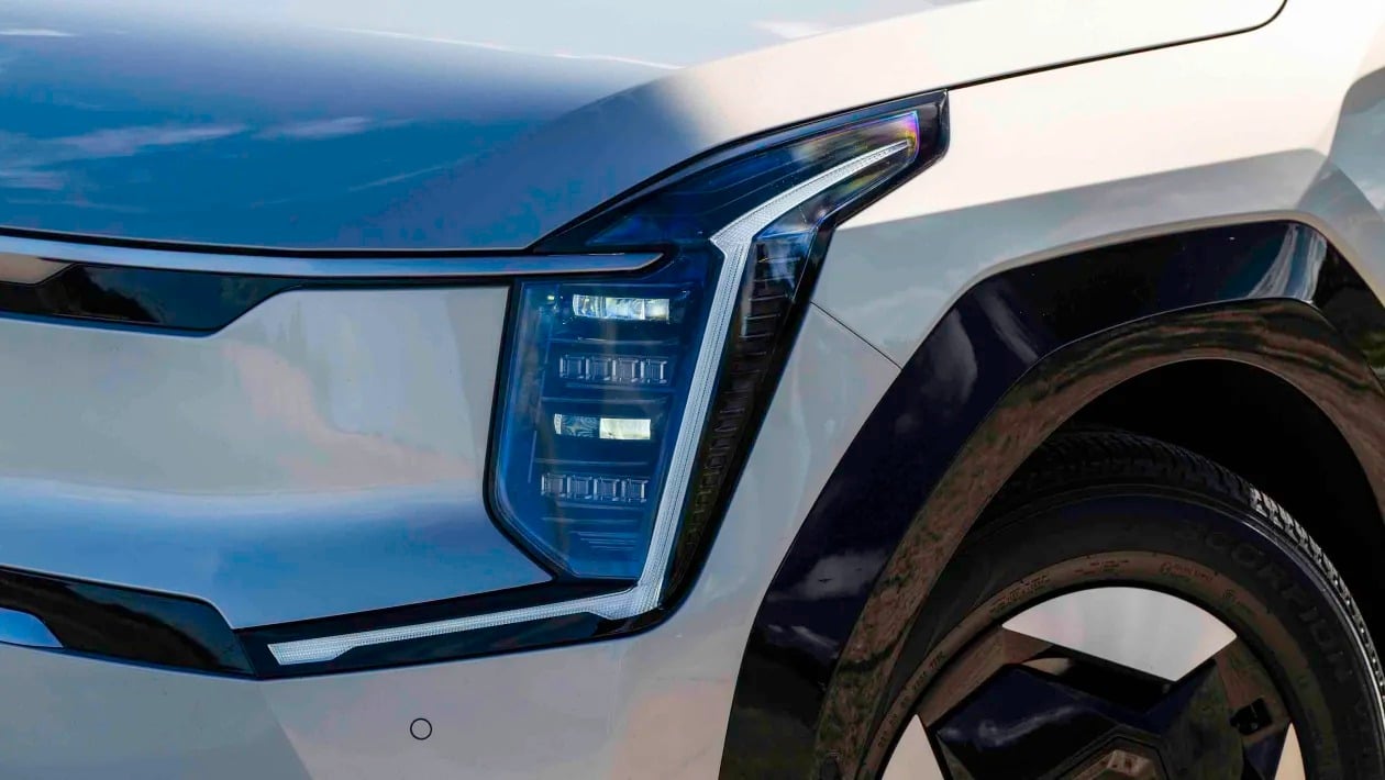 Το Kia EV9 είναι ό,τι πιο κοντά σε «ηλεκτρικό θηρίο» έχουμε δει και το αποδεικνύει!