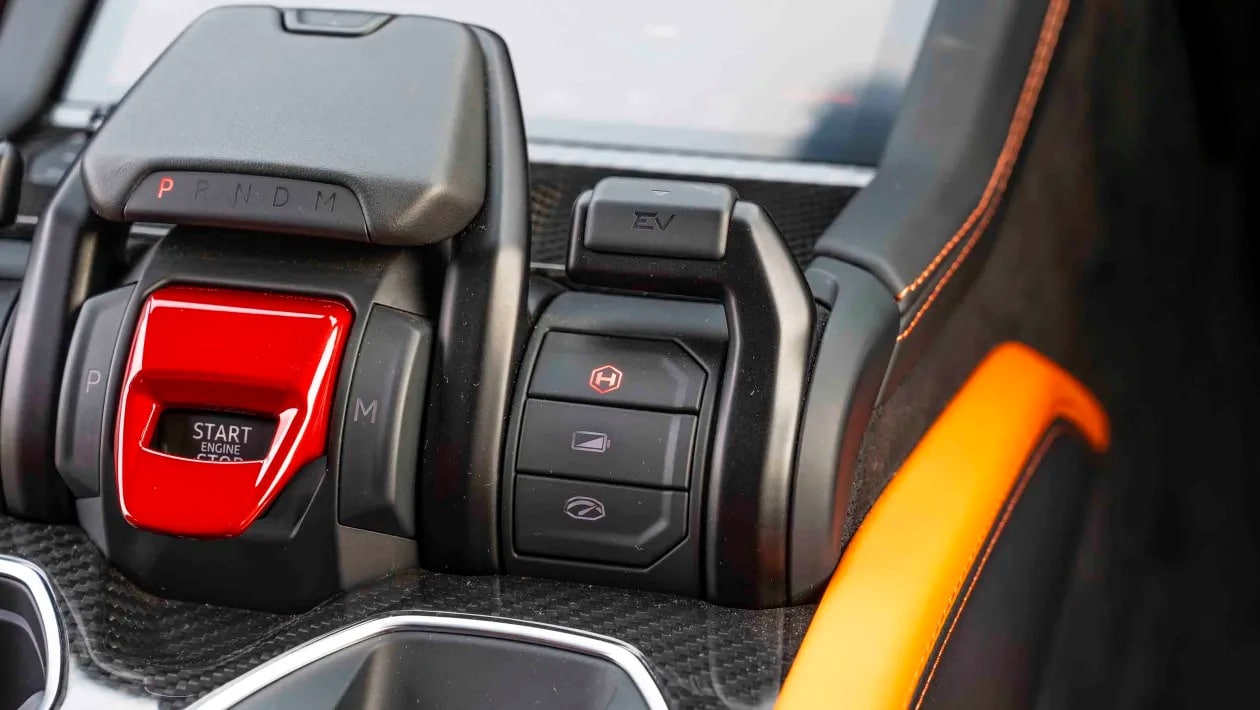 Lamborghini Urus SE: Το πιο «άγριο» οικογενειακό SUV έγινε PHEV