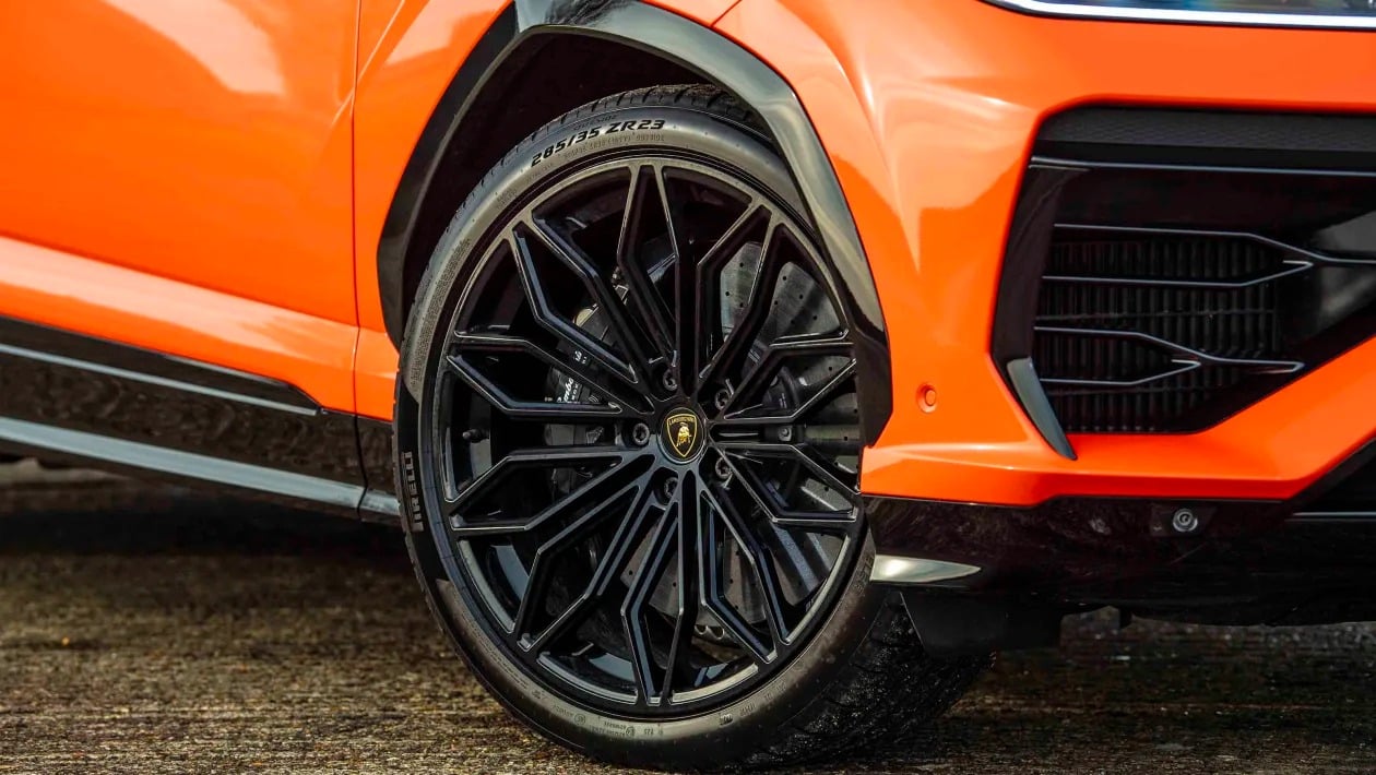 Lamborghini Urus SE: Το πιο «άγριο» οικογενειακό SUV έγινε PHEV