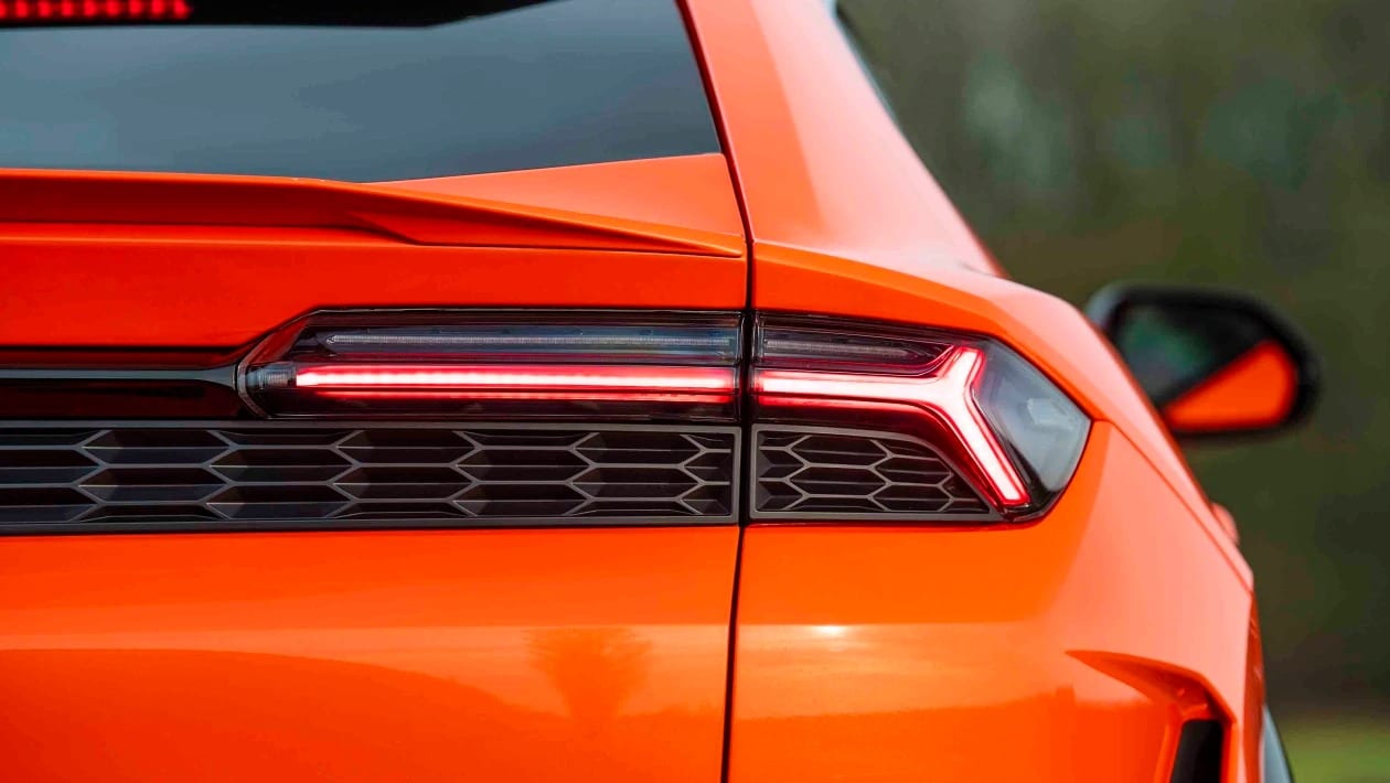 Lamborghini Urus SE: Το πιο «άγριο» οικογενειακό SUV έγινε PHEV